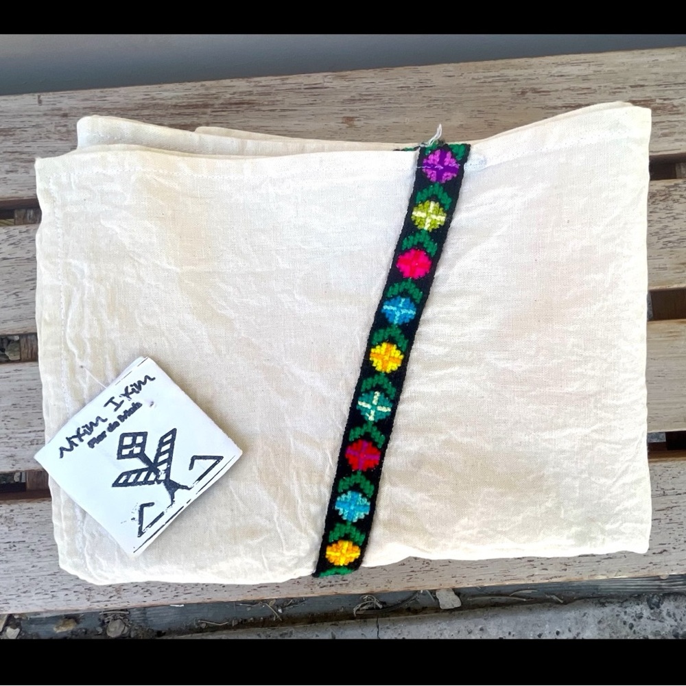 Made in Mexico Hand Embroidered Ribbon Detail Table Runner NWT - Picture 10 of 10